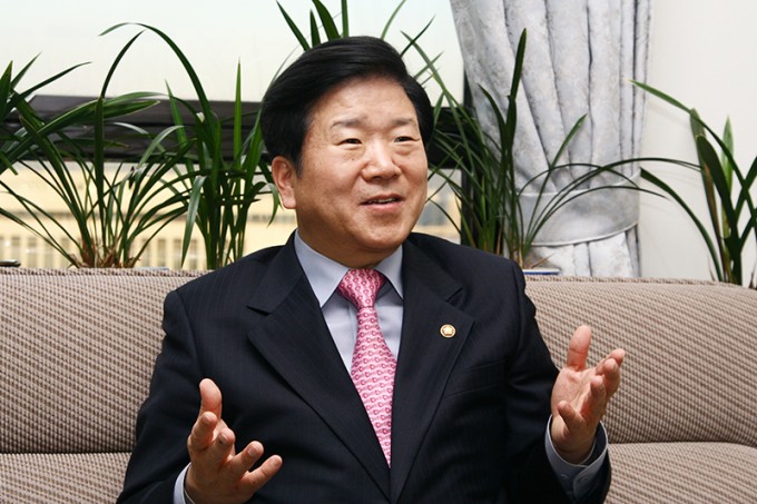 박병석-의원-사진2.jpg