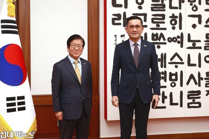 박병석 국회의장, 에릭 테오 주한싱가포르대사 예방받아11111.jpg