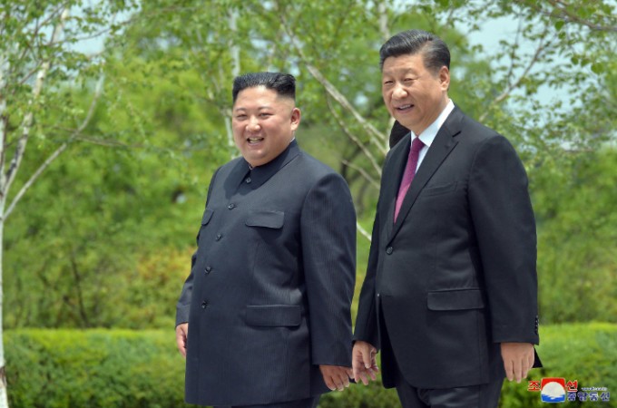 김정은-북한-국무위원장과-시진핑-중국-국가주석.jpg