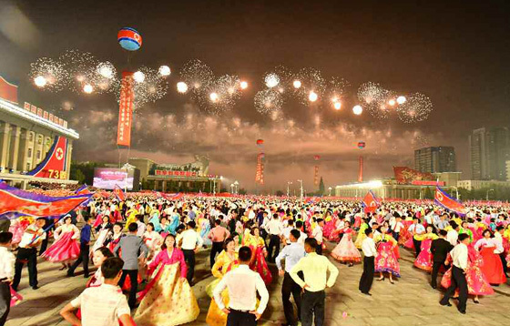[청로 이용웅 칼럼] 21년 9월 북한달력-세계 최대 철야 '노마스크 댄스 파티‘