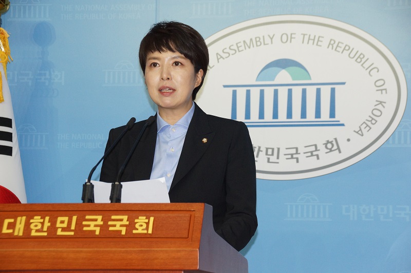 “김은혜 대변인, 공당이 원전 괴담의 진원지가 되어서야 되겠는가. 사실과 과학을 존중하라.”
