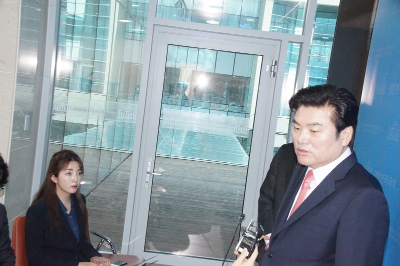 “미래한국당 원유철 대표, 선거관련 브리핑”