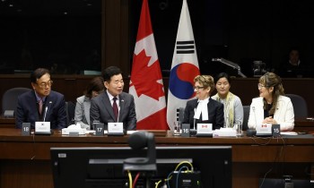 "가네 캐나다 상원의장과 회담, 김진표 의장"