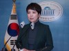 “김은혜 대변인, 재보궐 역사에 수치로 기록될 ‘떴다방’ 관권선거. 청와대는 부산 시민을 뭘로 보는 건가.”