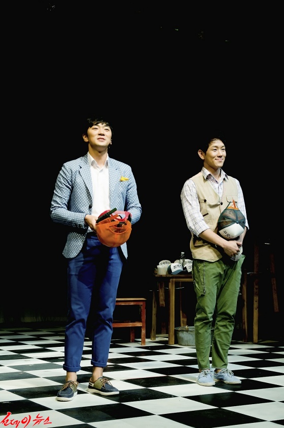 열연하고 있는 송용진, 정원영(왼쪽부터) 사진- 김상민 기자 