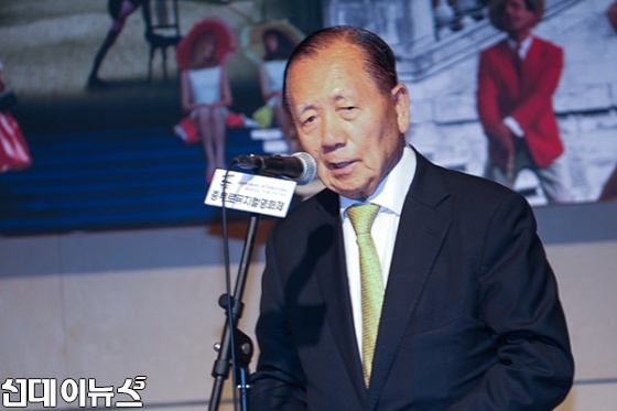 김동호 부산영화제 조직위원장이 20일 충무아트센터에서 열린 제2회 충무로뮤지컬영화제 런칭데이에 축사를 하고 있다. 