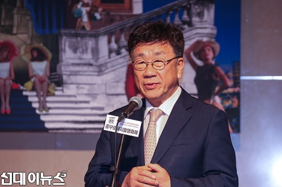김승업 충무아트센터 사장이 20일 충무아트센터에서 열린 제2회 충무로뮤지컬영화제 런칭데이에 축사를 하고 있다. 