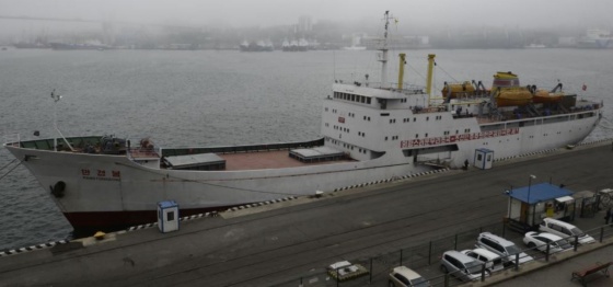 지난 5월 라진항을 출발한 북한 만경봉 호가 다음날 러시아 극동 블라디보스톡 항구에 도착해 정박해 있다.[사진=VOA]