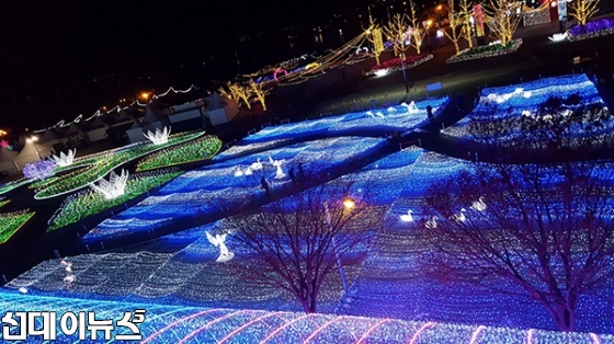 2017고양호수꽃빛축제_신비한 푸른빛의 바다